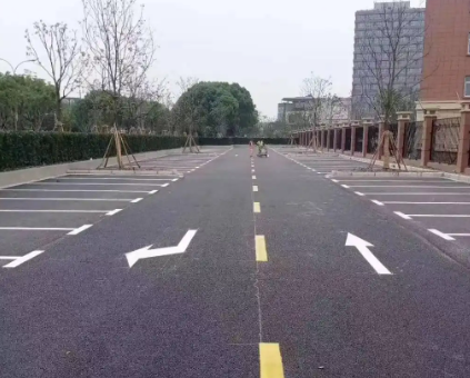 蘇州學(xué)校道路劃線專業(yè)施工，打造安全校園交通